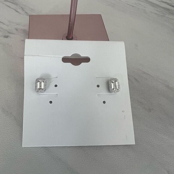 NORDSTROM Classic Simulated Diamond Stud Earrings, Sterling Silver Platinum, NWT - Picture 4 of 13